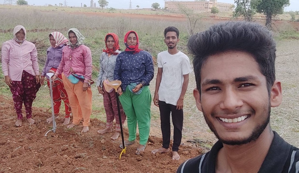 Rural Rise Agrinery working alongside farmers in the field
